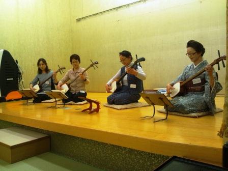 「女将会の三味線」の画像