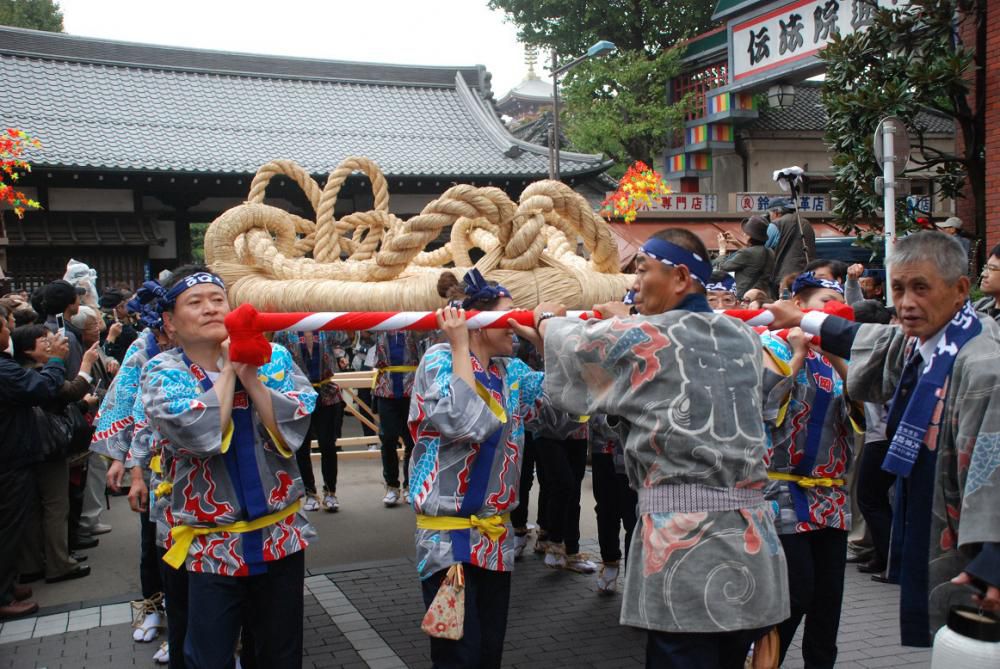 10月21日大わらじの奉納が行われます