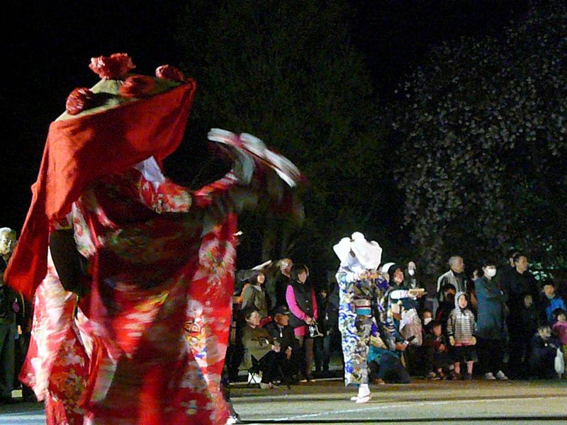 伊佐沢念佛踊りと久保桜夜桜ライトアップ（4月25日）