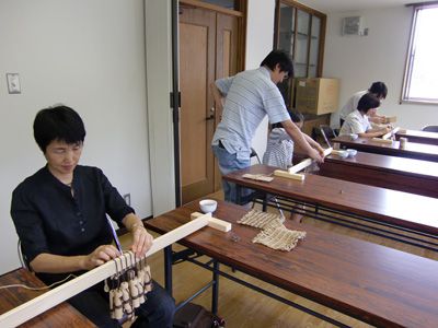 【縄文人の技に挑戦～勾玉作り・アンギン編み】