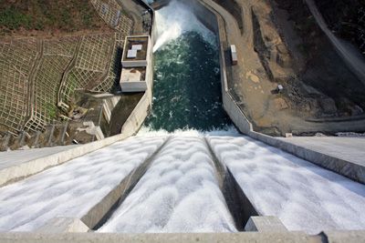 【100年に１度の光景～長井ダム最高水位到達！】