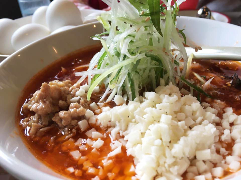 山形市《かぐら》のチキントマトチーズラーメン