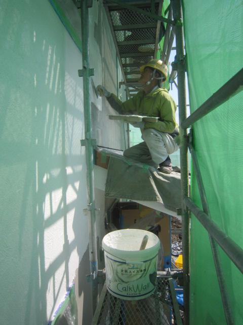 スイス漆喰「カルクウオール」外壁塗り開始！