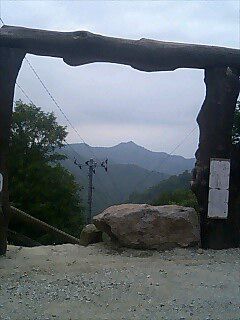 凱“泉”門とカブト山