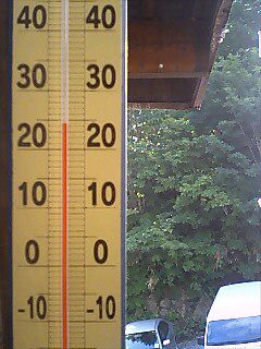今日は山奥でも“暑い”です。17時現在２４℃