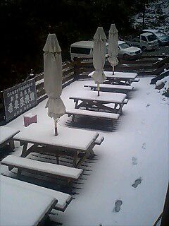 山奥の宿で初雪＆初積雪