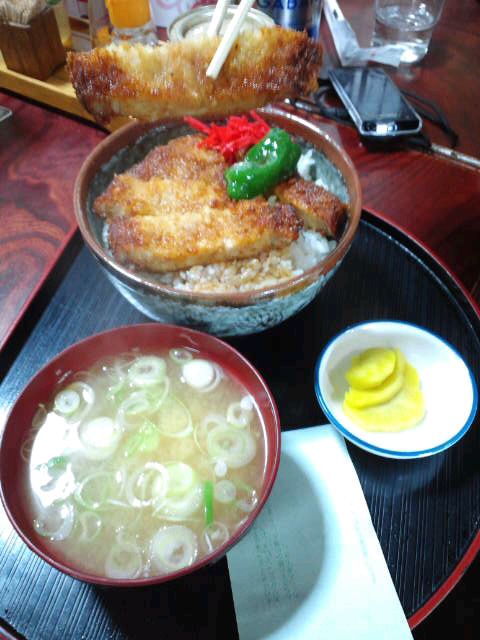【Oh!喰らうディア】小野川・龍華食堂のカツ丼（醤油タレ）