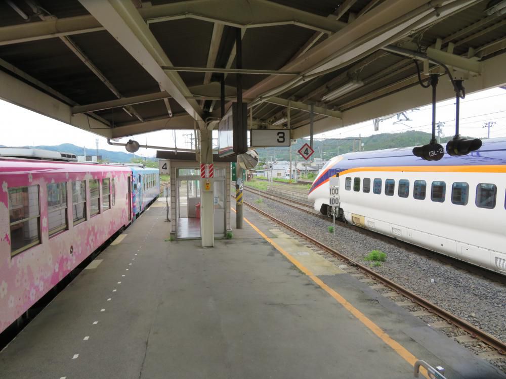 長井線リポート（36）　新幹線とマッチ箱