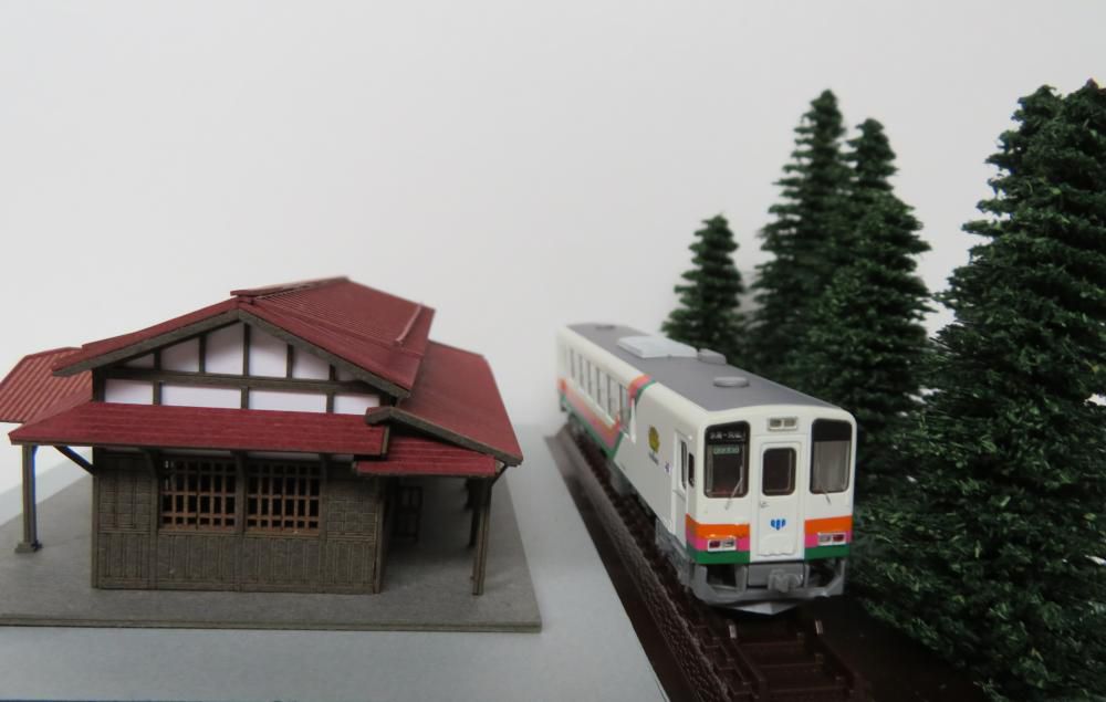 成田駅の宝物（26）　駅舎とＹＲ模型