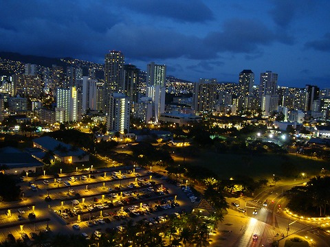 Tapa Tower (Hilton Hawaiian Village) からみる夜景