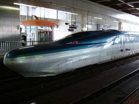 テスト走行の「ネコミミのついた新幹線」 E954形アローライン（仙台駅）