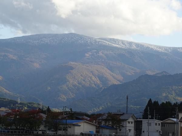 西吾妻山の今季初冠雪