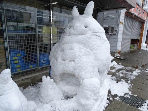 トトロの雪像