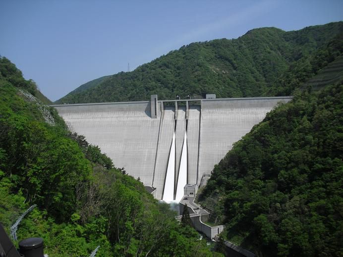 新緑の長井ダム