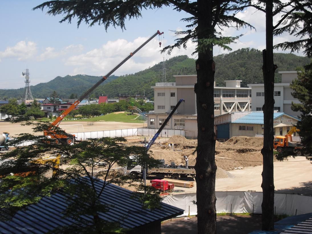 長井小・体育館建設工事始まってます