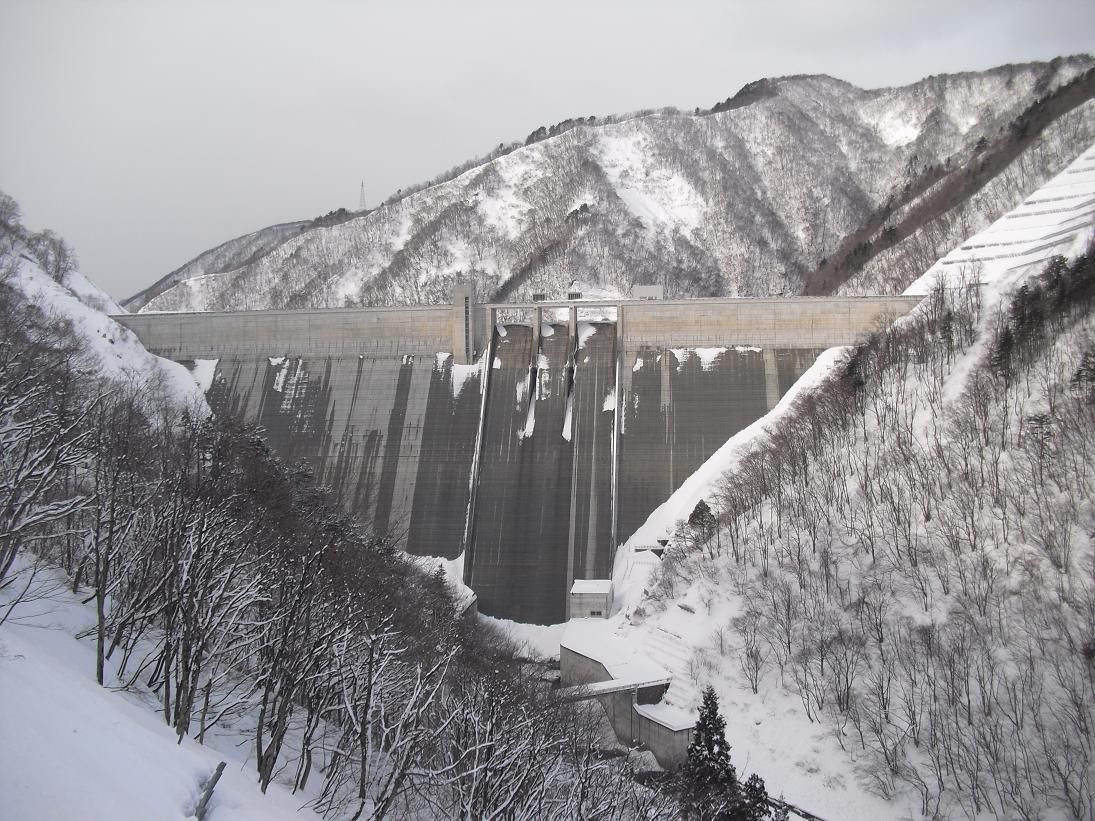 厳冬の長井ダム
