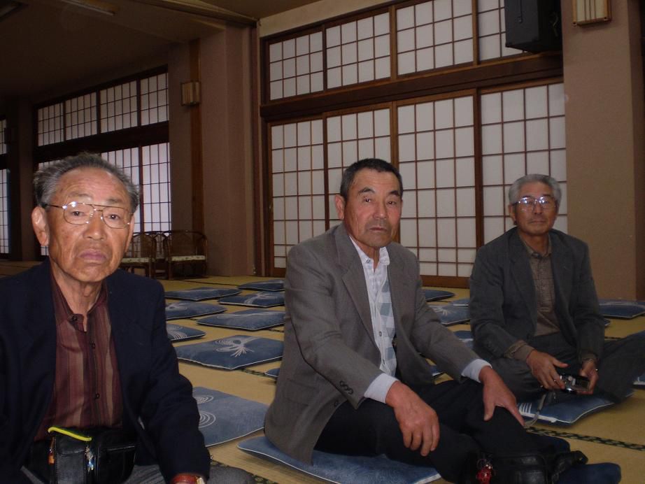 金田六郎さん昇天す(1番左に座してます)
