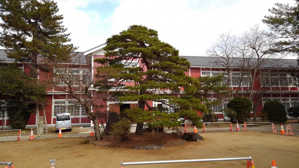 旧長井小学校が変わります