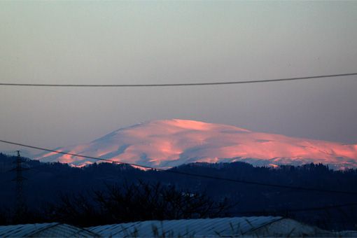 今朝は、月山がまる見え。