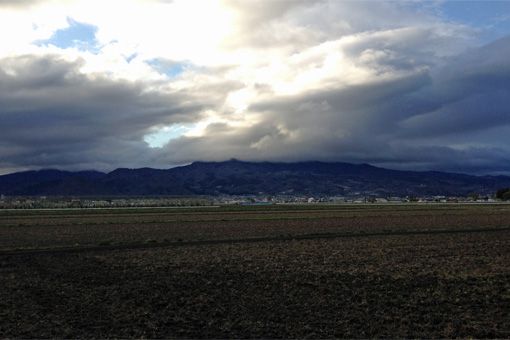 冬型の様な空模様が続いている。