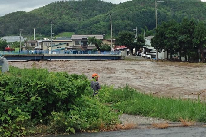 南陽市は吉野川の午後１時過ぎ頃の画像です。