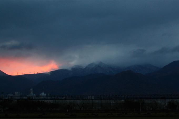 雪雲の中の、北蔵王山系「雁戸山」