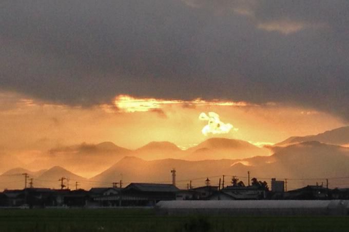 雨上がりの奥羽山脈。