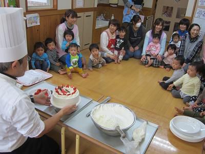 パティシエによるケーキ作り　パート１（０～１歳児）