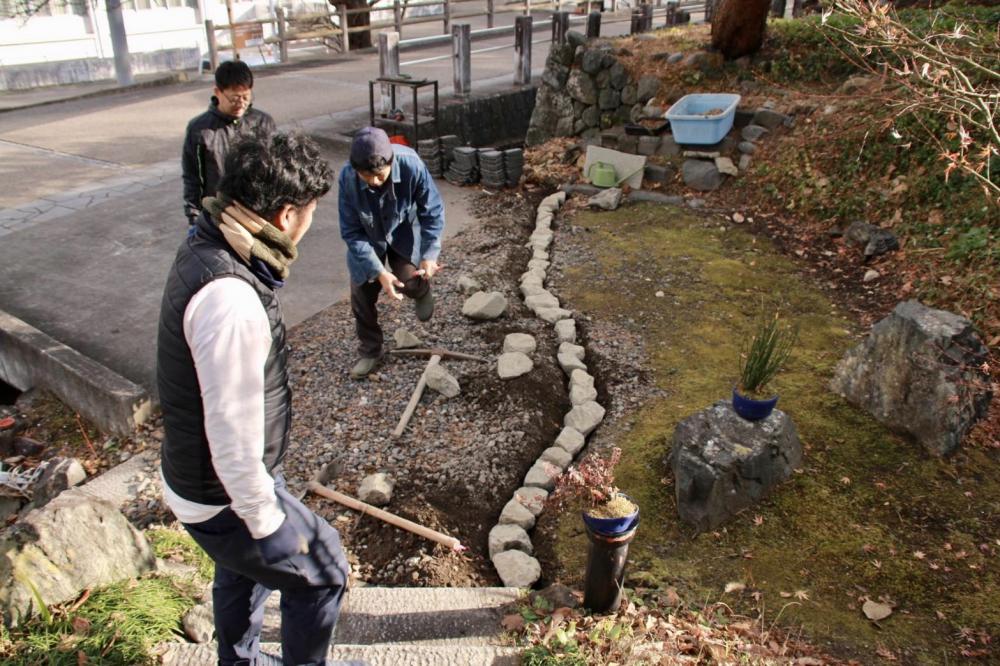 『蒼塵窯で苔庭づくり!共に石を組む!』