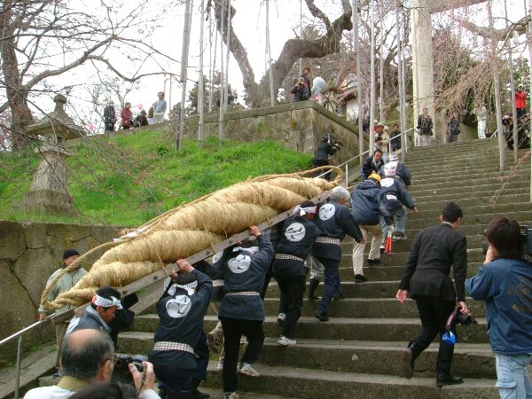 烏帽子山八幡宮　注連縄(しめなわ)掛け替え神事　その２