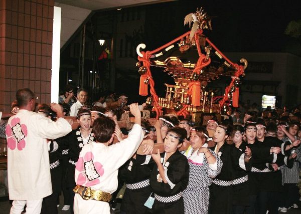 9月8日,9日は赤湯温泉ふるさと祭りです。