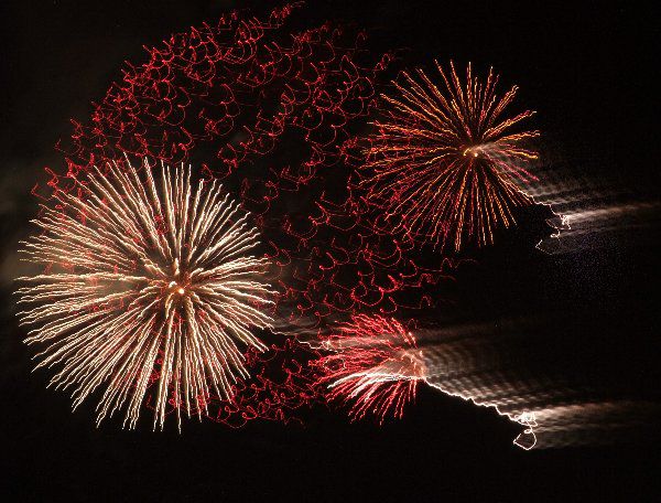 公徳会さんの花火２００８･･･２です。