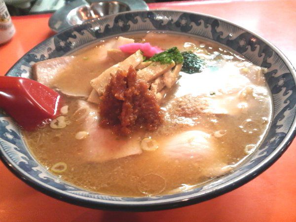 龍上海栄町店の辛味噌ラーメン