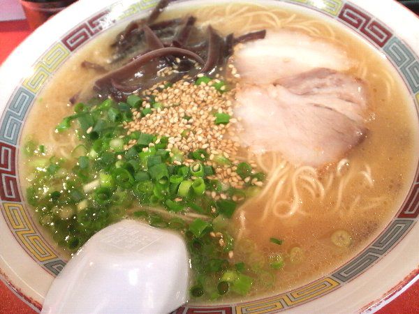 山形市「うま馬」のラーメン