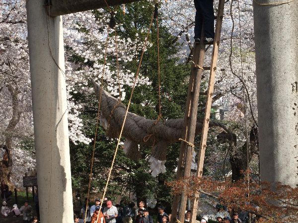 烏帽子山公園の「注連縄架け替え神事」１