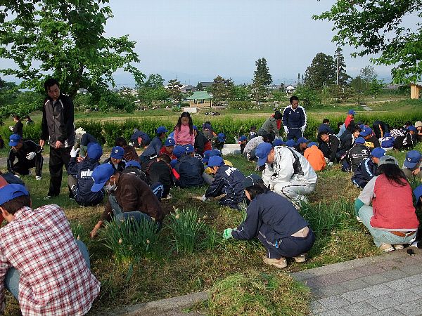 南陽市 花公園「クリーングリーン作戦」