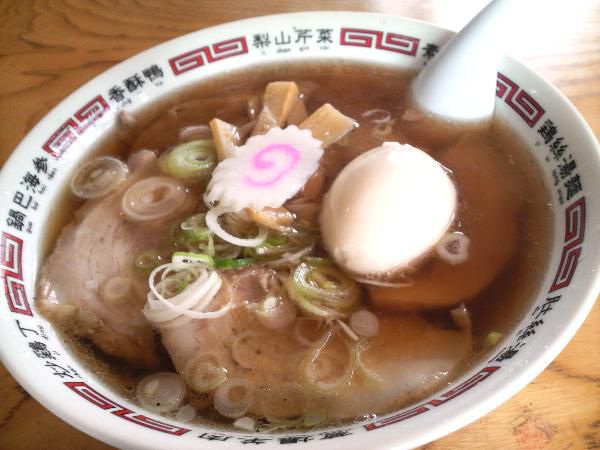 高畠町「えっちゃん食堂」のラーメン