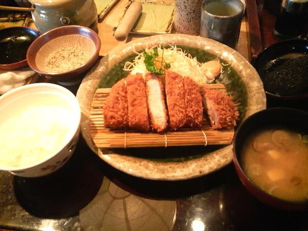 「とんかつ竹亭」ロースかつ定食