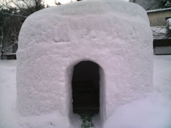 小野川温泉のかまくら村