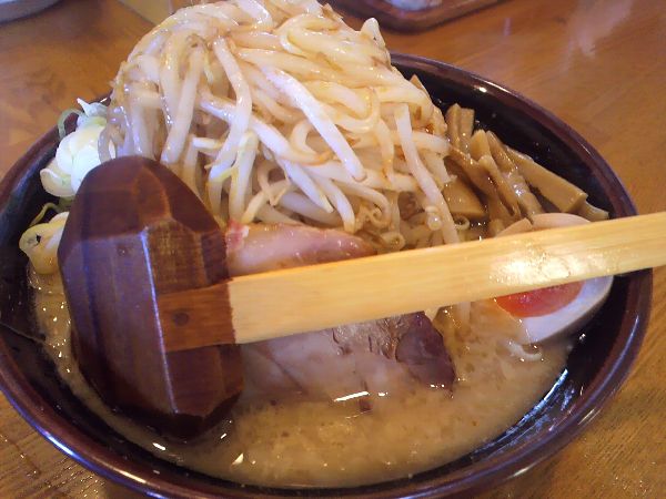 東根市とんこつらーめんこう路「もやしラーメン」