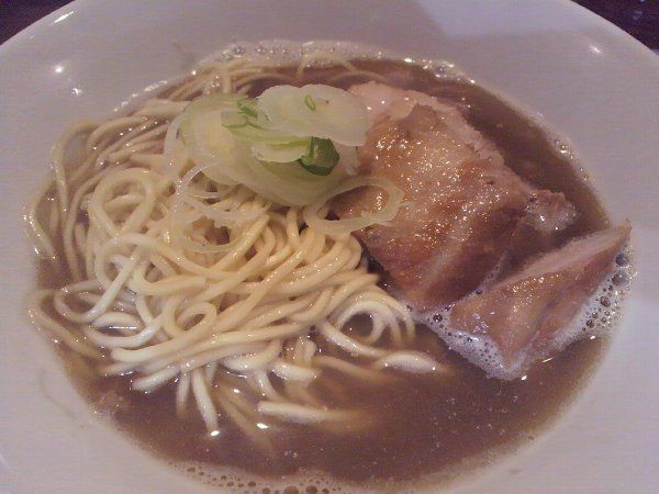 他県のおいしいものシリーズ赤羽駅前「自家製麺 伊藤」肉そば