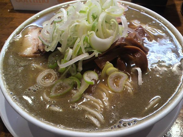 他県のおいしいものシリーズ浅草「中華そば つし馬」バリ煮干しそば