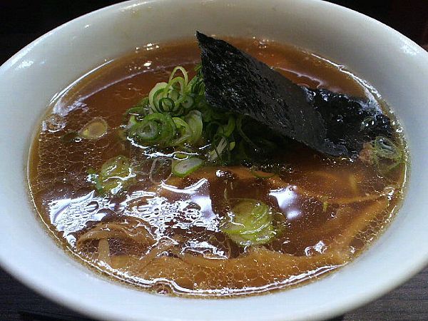 他県のおいしいものシリーズ戸塚「支那そばや本店」醤油らぁ麺チャーシュー