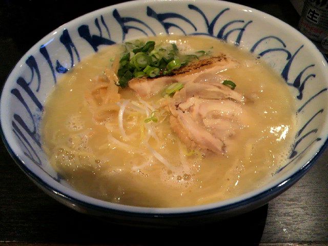 他県のおいしいものシリーズ高田馬場「鶏そば 三歩一」濃厚鶏そば