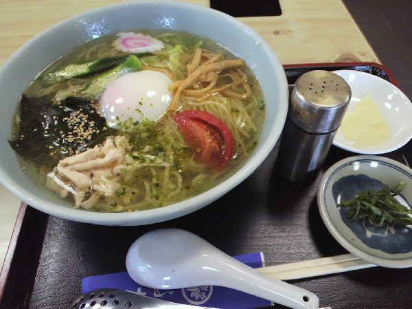 南陽市赤湯「ふたば」しお冷中