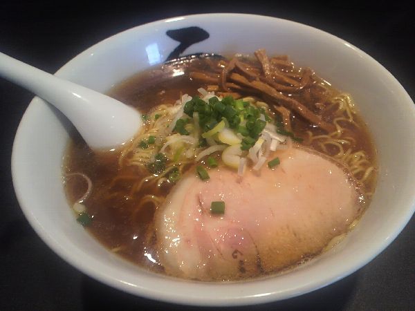 他県の旨いもの宮城県柴田町「麺屋ろっきん」醤油ラーメン