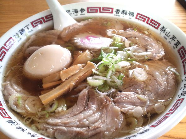高畠町【えっちゃん食堂】チャーシュー麺