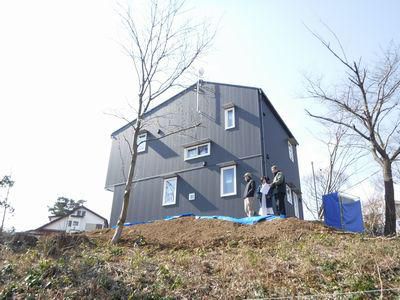 【郡山市富久山・ドミノＹ邸 】 足場が外れ、外構・植栽のイメージを共有