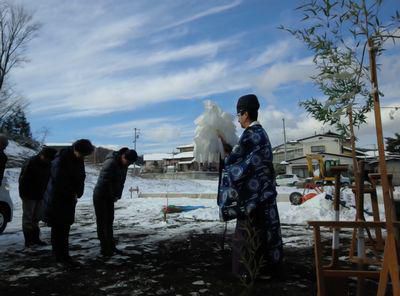 【白河市古高山・ドミノK邸 】 銀世界と青空の元、地鎮祭