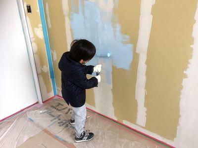 「鏡石町東町・シンプルノートＨ邸」　塗装ＤＩＹ、子供たち大活躍！